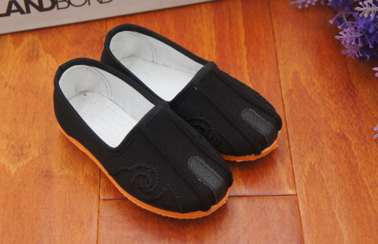 儿童黑布鞋男童软底春秋季幼儿园室内鞋一脚蹬宝宝唐装表演鞋婴童鞋类