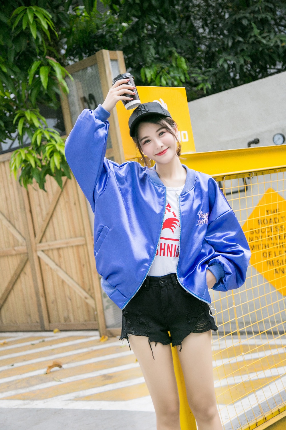 薇姬桑妮女士夹克 薇姬桑妮缎面棒球服女2017秋季韩版粉红豹卡通刺绣