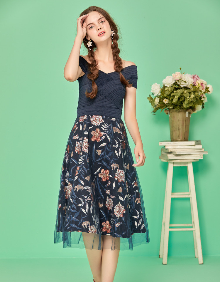 依尚街区小清晰碎花连衣裙女2018新款时尚甜美网纱拼接显瘦a字裙