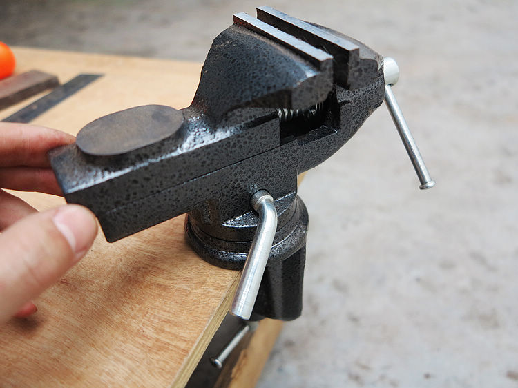 diy台钳虎钳迷你桌用台钳全铸铁台钳可360度旋转夹持木工固定工具