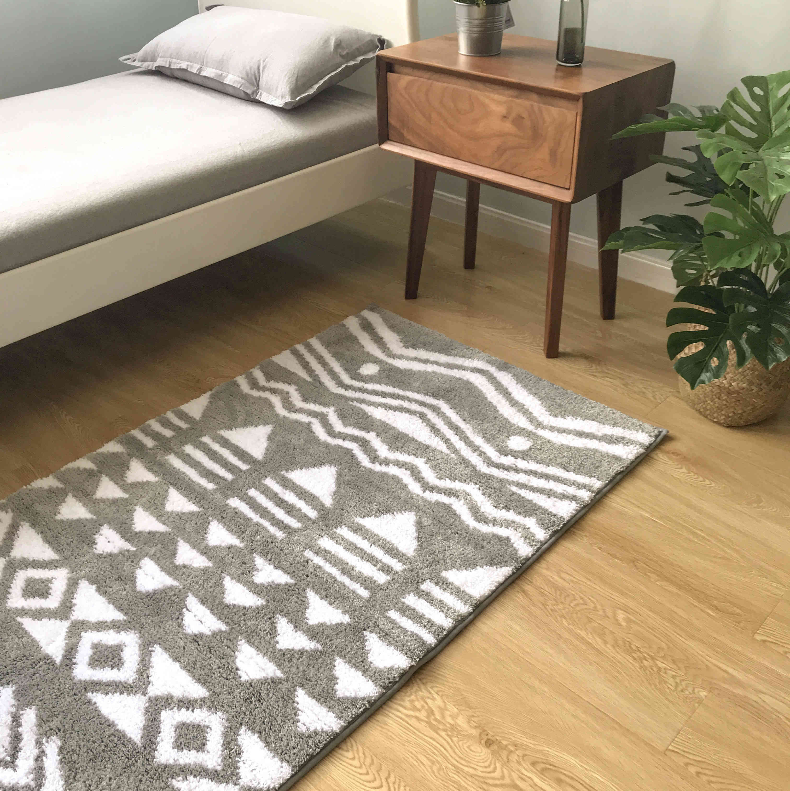 兰眉 类别:地毯 材质:涤纶 工艺:机器织造 尺寸:60*120cm80*160cm100*