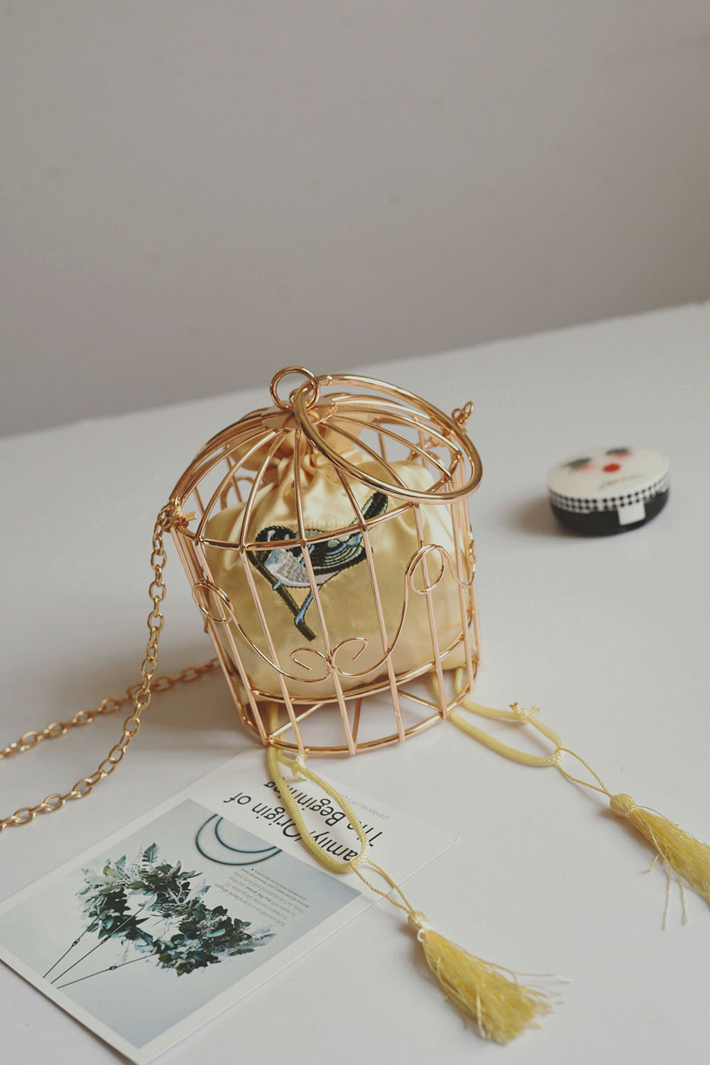 频道2017时尚个性刺绣钩花金属铁环鸟笼包手提包走秀包鸟笼晚礼服包