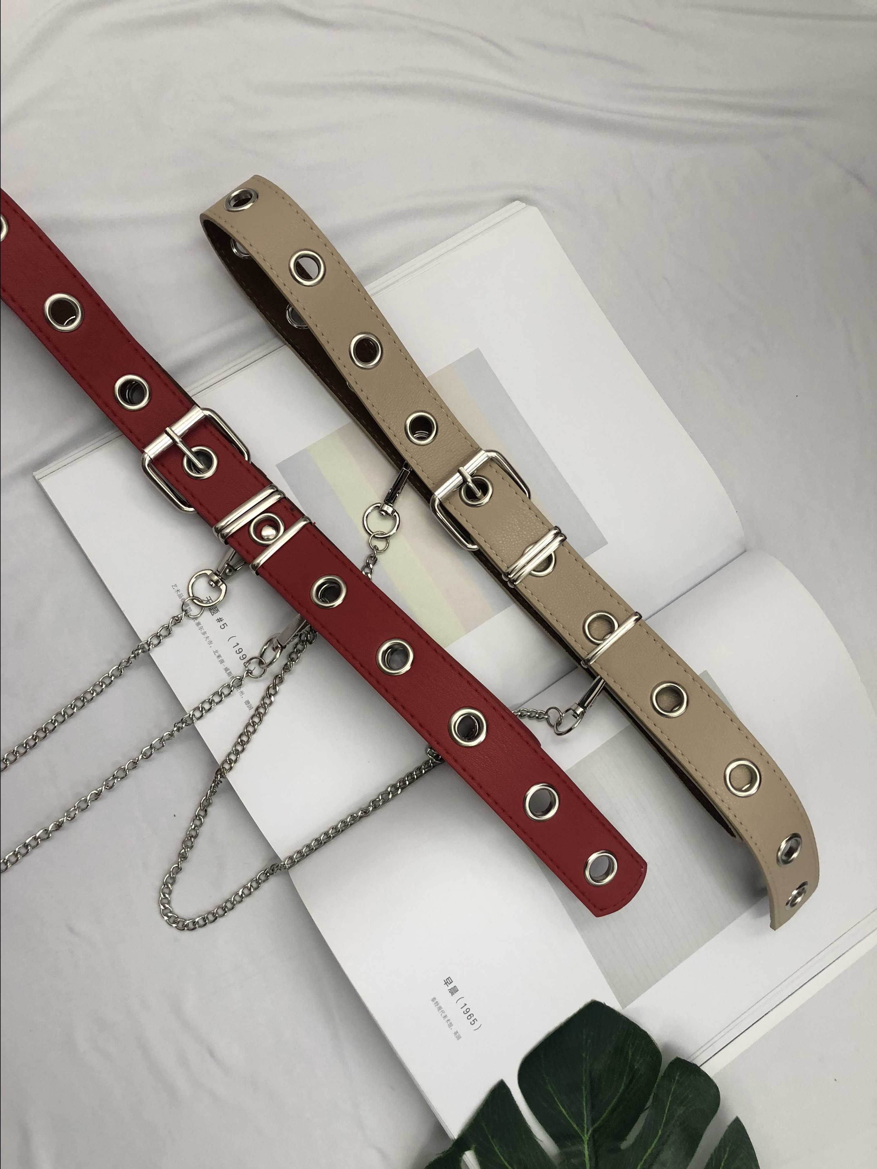 七斓ins超火的皮带女欧美朋克复古圆孔铁环休闲百搭腰带女简约ulzzang