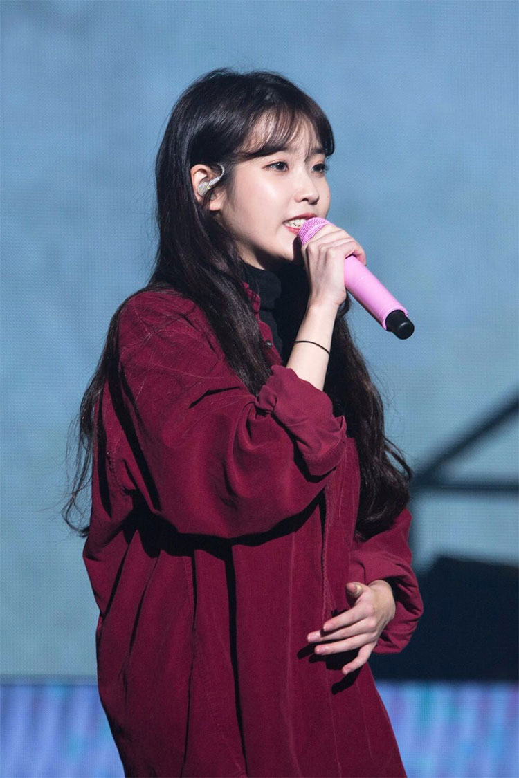 薇姬桑妮iu李智恩明星同款春季灯芯绒polo领长袖衬衫女