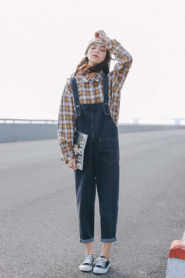 产品参数 厚薄:普通 季节:春季 颜色:黄色衬衫 黑色背带裤,黑色背带裤