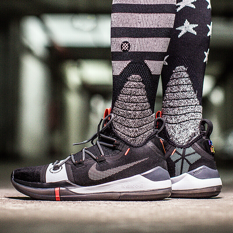 d. 科比运动篮球鞋 aj6922-001 av3556-001