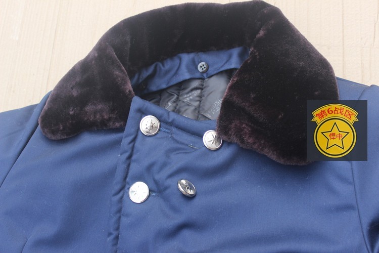 藏蓝色军绿色的填充棉——一级雪白拉匀棉声明:本店军大衣使用的是