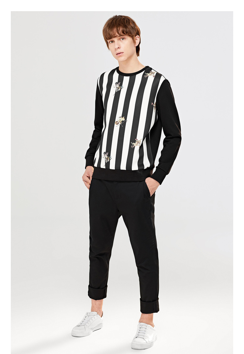 gxgjeans男装秋款黑白条纹时尚图案款套头卫衣