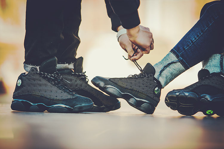 耐克女鞋airjordan13blackcataj13乔13篮球鞋884129011