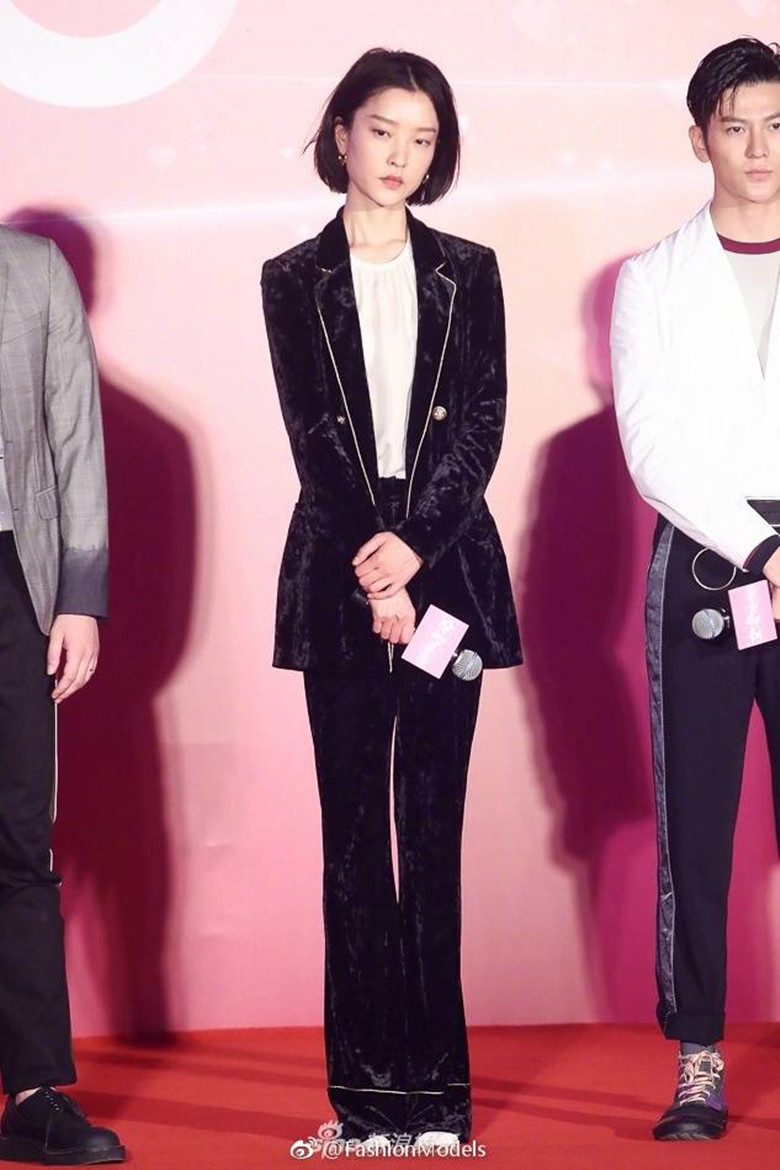 明星唐嫣同款春秋新款欧美小西装套装女两件套外套阔腿裤金丝绒女