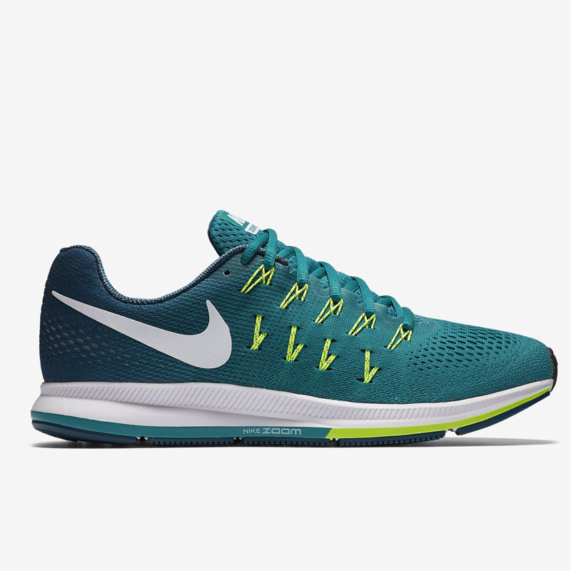 均可实现抓地力弯曲凹槽设计,铸就自然流畅的步伐体验柔软的 cushlon