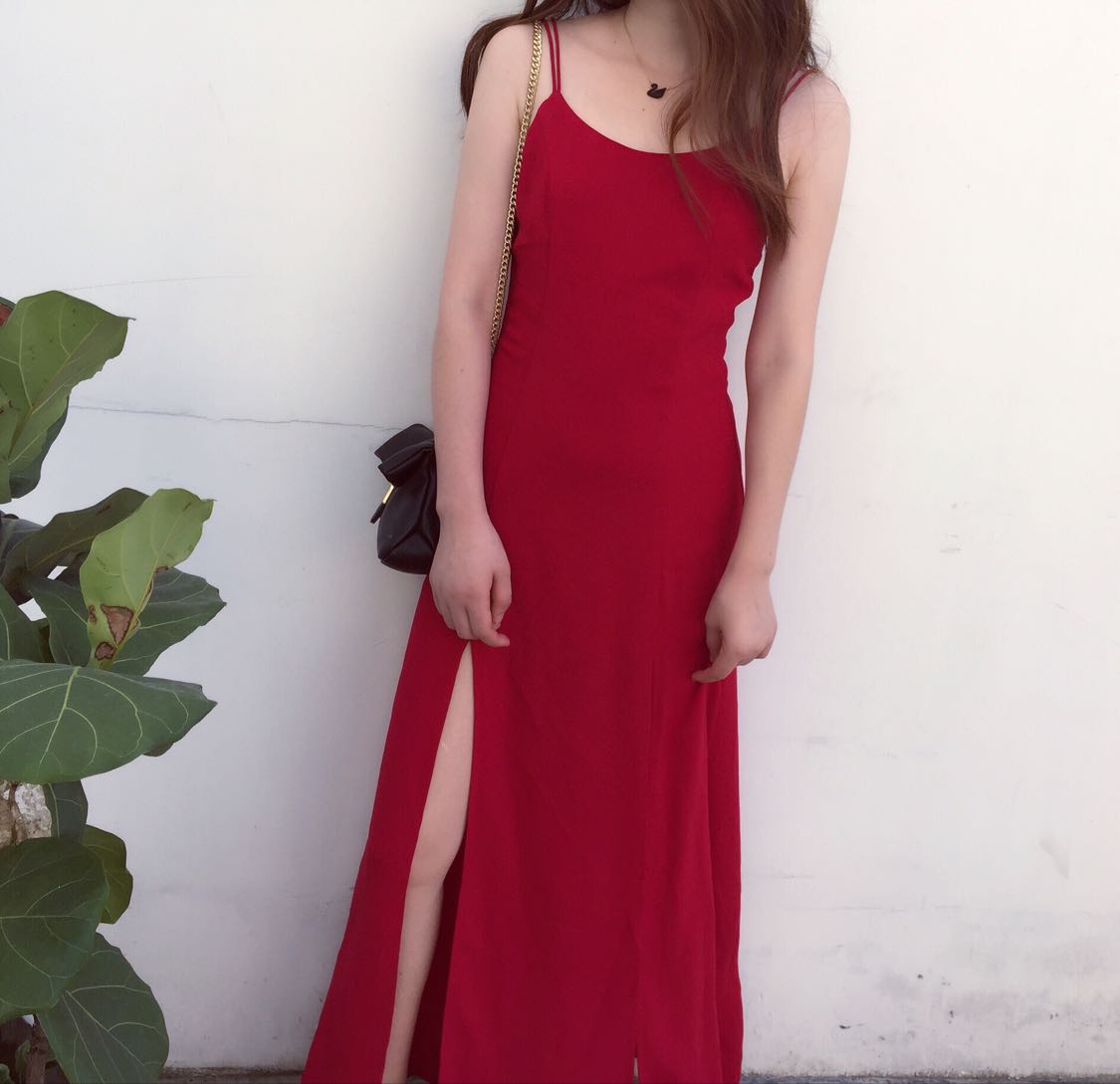 新款式欧美吊带性感大露背连衣裙海岛度假风开叉红色长裙海边大摆沙滩