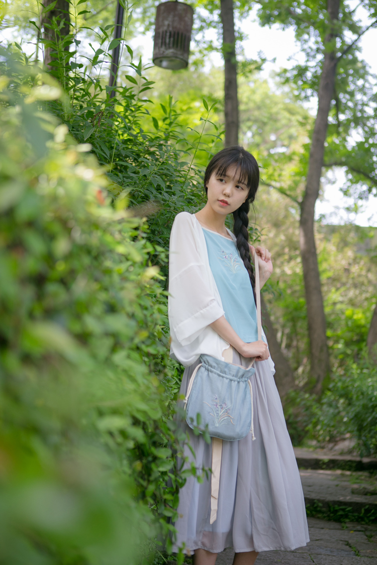 薇姬桑妮文艺森系少女淑女气质小清新中国风复古风日常汉服元素时装