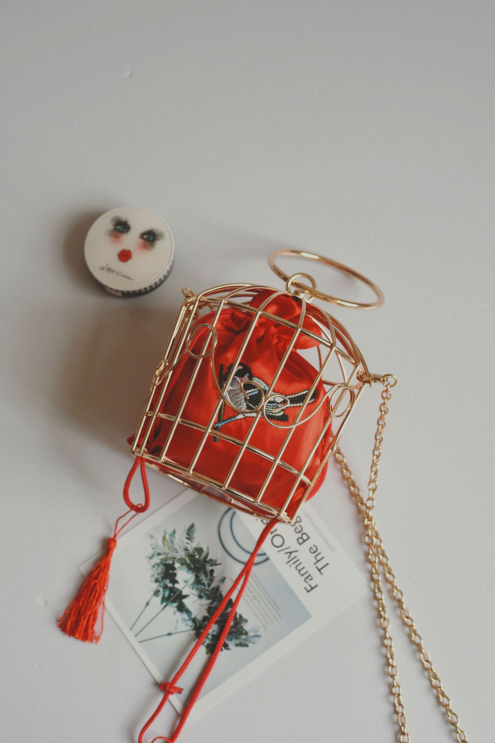 频道 2017时尚个性刺绣钩花金属铁环鸟笼包手提包走秀包鸟笼晚礼服包