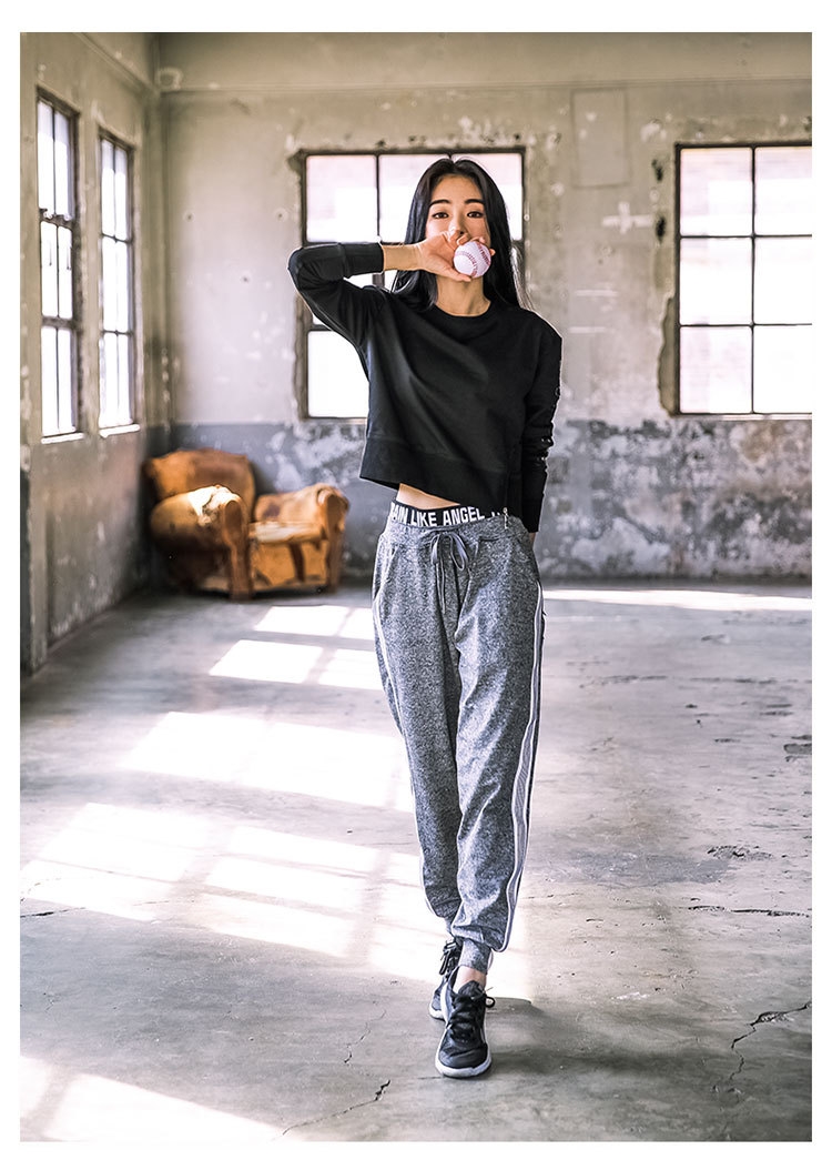 运动套装女2018宽松瑜伽健身房跑步三件套女夏hotsui黑衣灰裤无口袋2