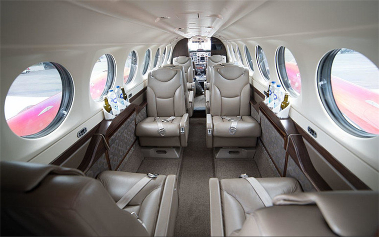 空中国王350公务机全意航空载人飞机出租销售 买真飞机 私人飞机租赁