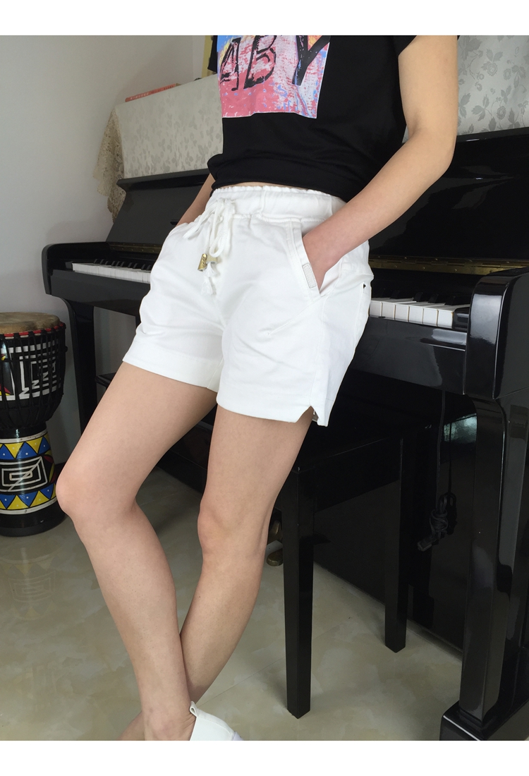 夏装新款宽松休闲松紧腰纯白色弹力牛仔短裤女热裤1667 芝顿女士牛仔