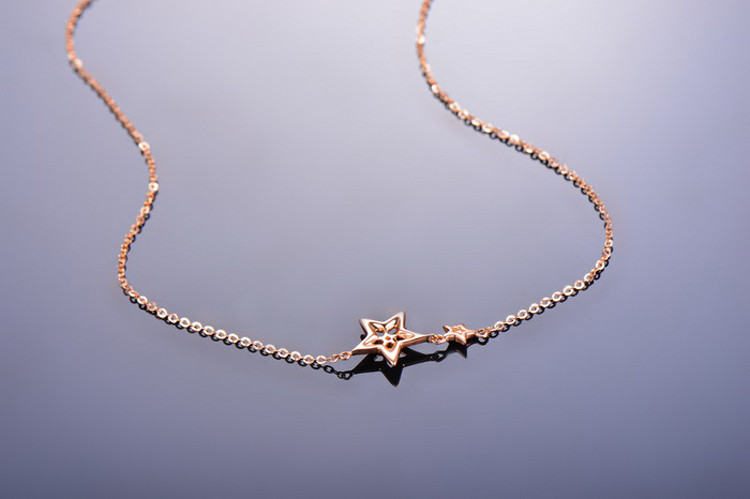 佐卡伊玫瑰18k金钻石项链星星吊坠项坠女时尚锁骨链牌